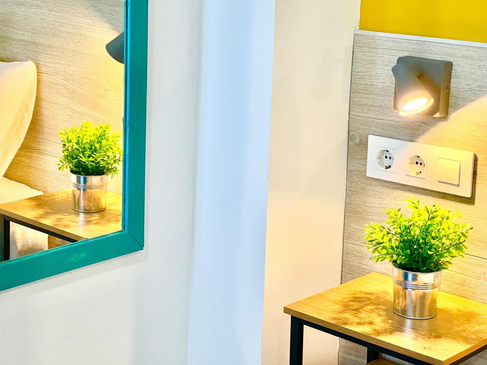 Dori Rooms Hostal Тарифа Экстерьер фото